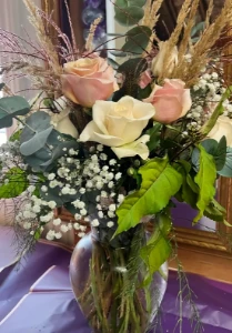 Sample wedding bouquet. Click to learn more.